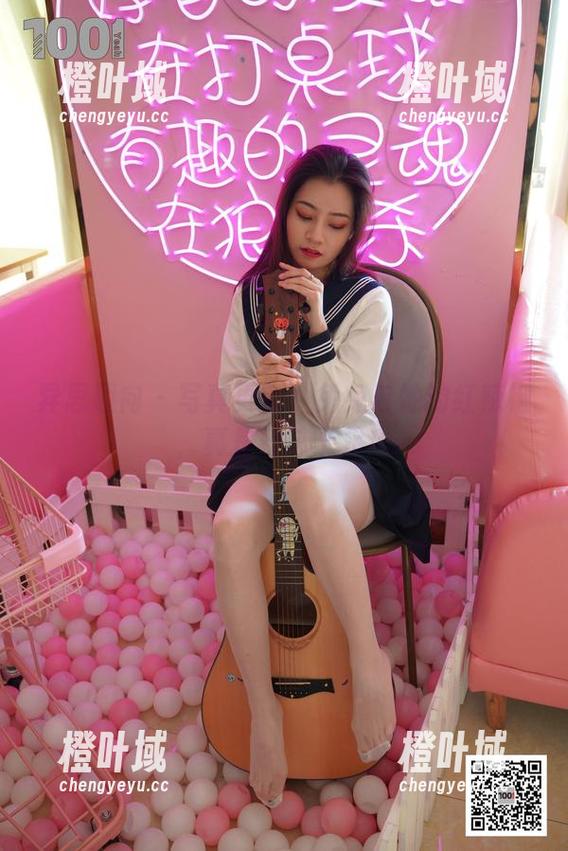 异思趣向-兔兔 异思趣向 - 写真更新!兔兔与她的红辣椒,真是辣味十足!