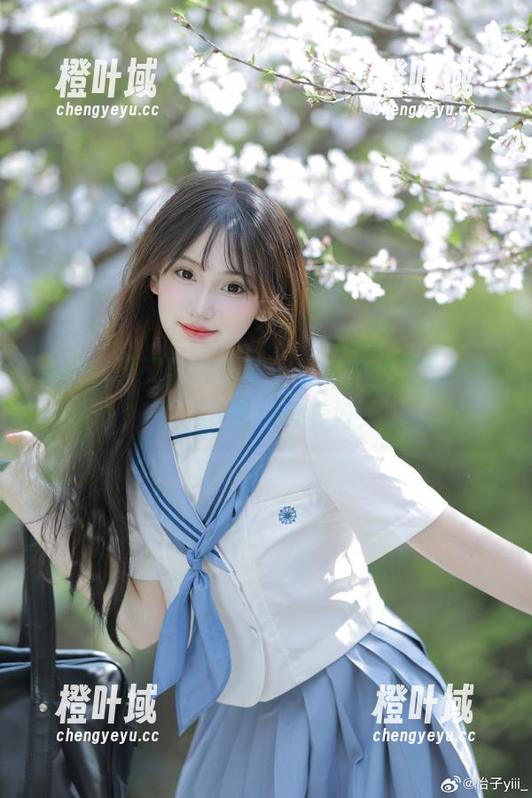感觉自己又要被怡子yiii女神的图库迷住了，下载这份美好！