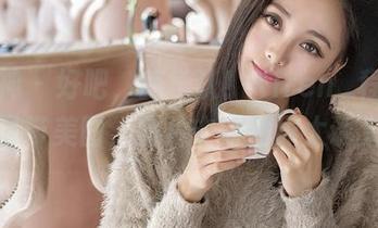 推女神 – 好吧，我承认！Kiren_程程程的吊带美图，照片中的世界太诱人。