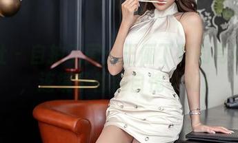 星颜社 – 自拍王国：王俪丁呀的写真合集，连镜子都得自愧不如！