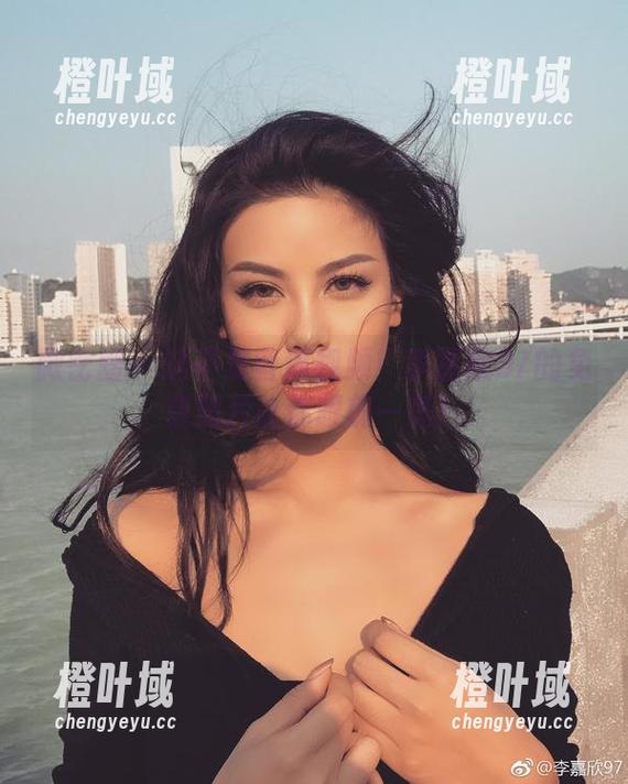 微密圈 - 这不是普通视频！李嘉欣97的免费照片让你眼前一亮！