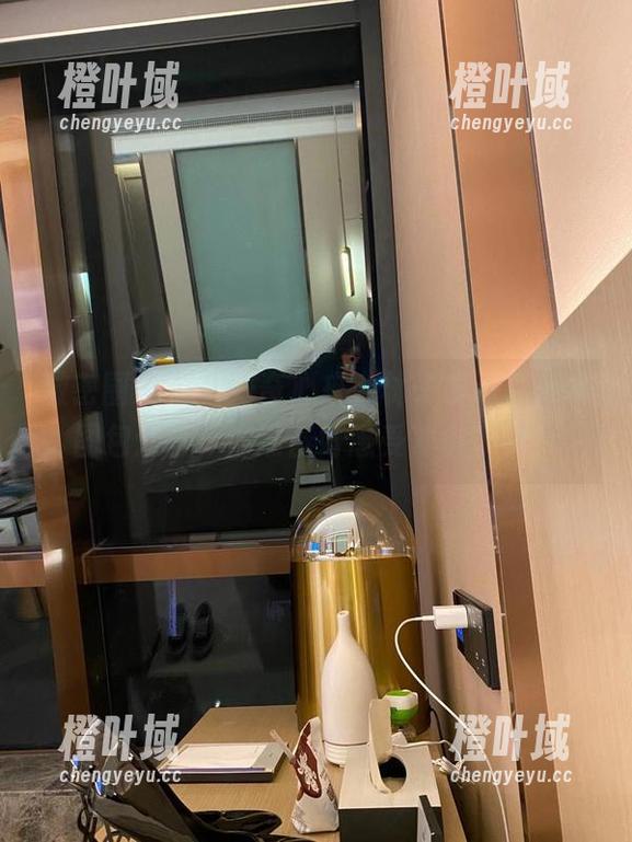 林子琳喵 微密圈 - 带着好奇心来,林子琳喵死库水图包分享,你准备好感受冲击了吗?