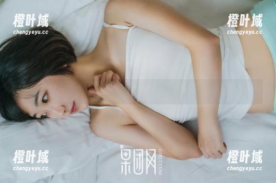 果团网 - 夏日里的Miss琪全套写真：是不是有点太热了？！