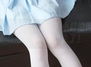 森萝财团 – 你听说了吗？小梓的肉丝30D私拍套图引发讨论了！