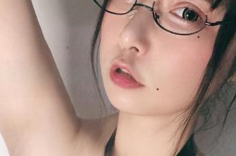 次屁啦黑色写真集：高清呈现每一个撩人瞬间！