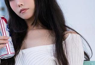 汪知子的浴缸合集，观看这水面上的迷离光影