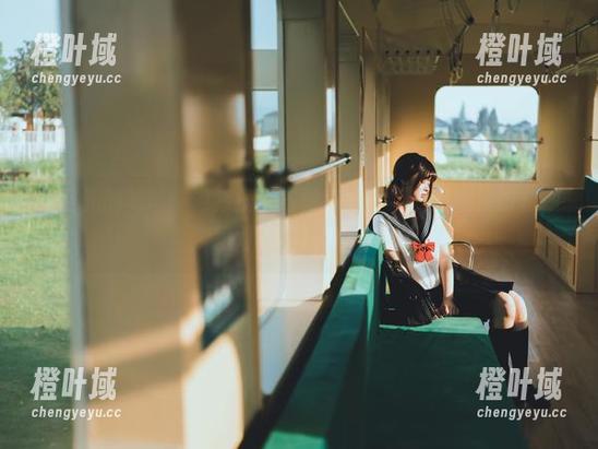 无圣光的秘境：河豚抚子与她那年喜欢女孩的缤纷套图，绝对让你眼前一亮！