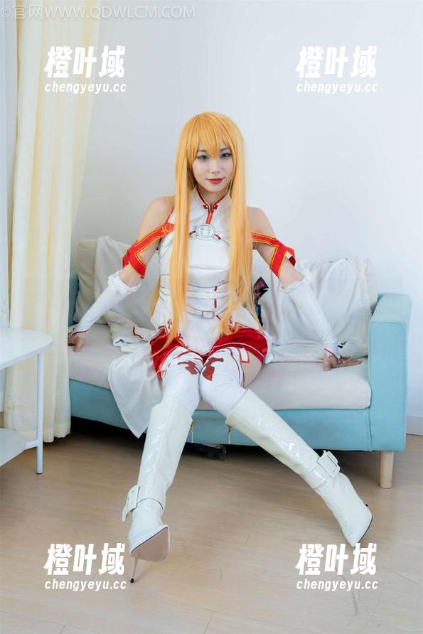 物恋传媒 - 小飞的写真图册：看星星船上的光影魔法