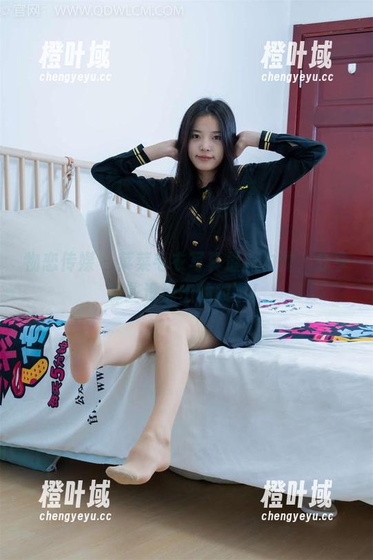 物恋传媒 - 菜菜毛衣写真最新力作，分享那些没说出的故事！
