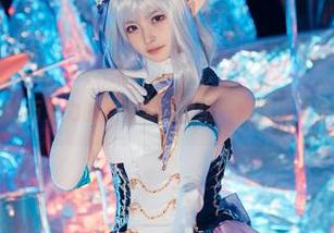 让白莉爱吃巧克力的皮衣写真壁纸，带你逃离平淡的日常