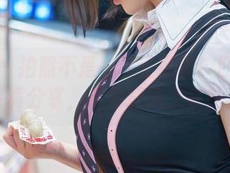 秀人网 – 拍照不是一件正经事！四月月办公室写真分享，带你打破乏味的界限！