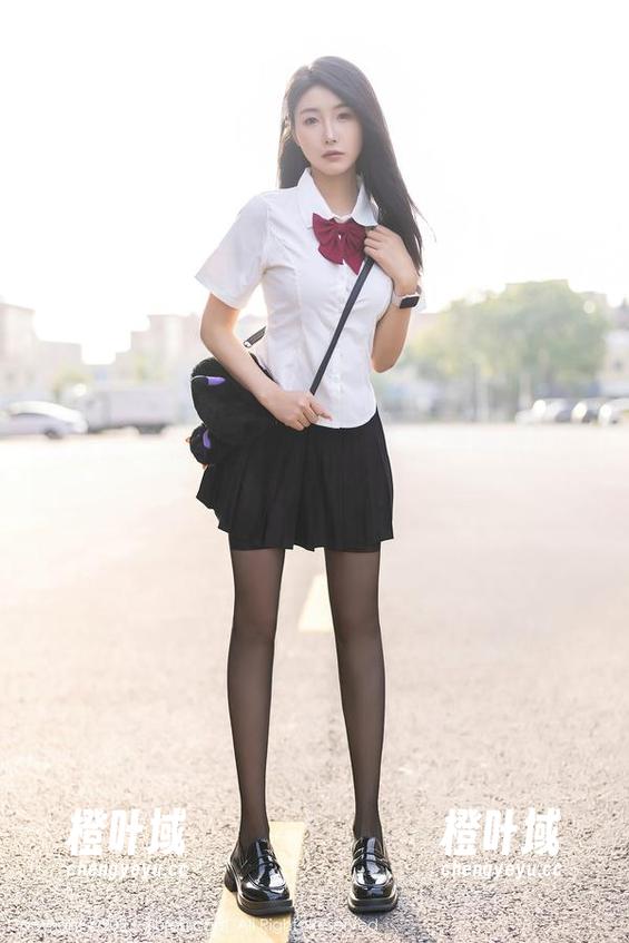 秀人网-大美媚京 秀人网 - 棉袜也能这么美?大美媚京的高清图片揭秘!