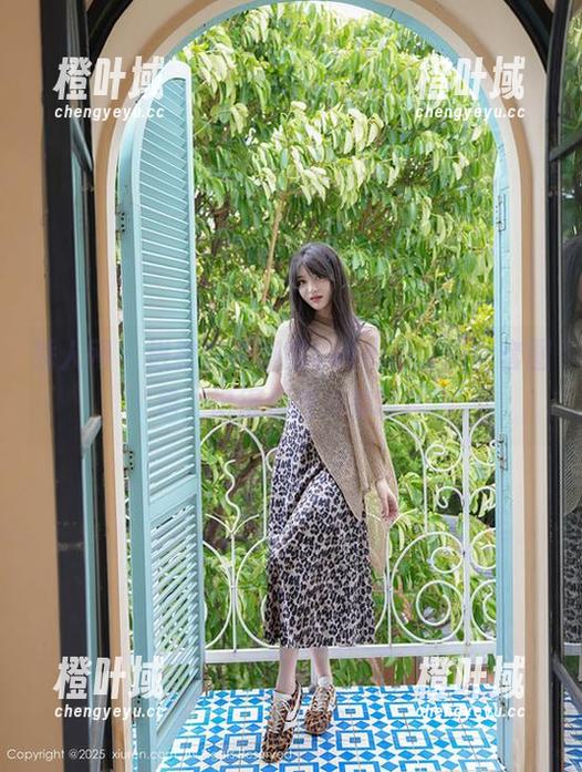 秀人网-娜露Selena 秀人网 - 进教室看娜露Selena,拿全套图包,记得保持冷静啊!