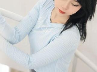 秀人网 – 是小逗逗女神的秘密武器：无圣光图包，直击你的心房！
