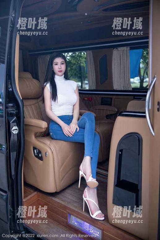 秀人网 - 不可思议的月夕Lily，分享女友的高清绝美瞬间