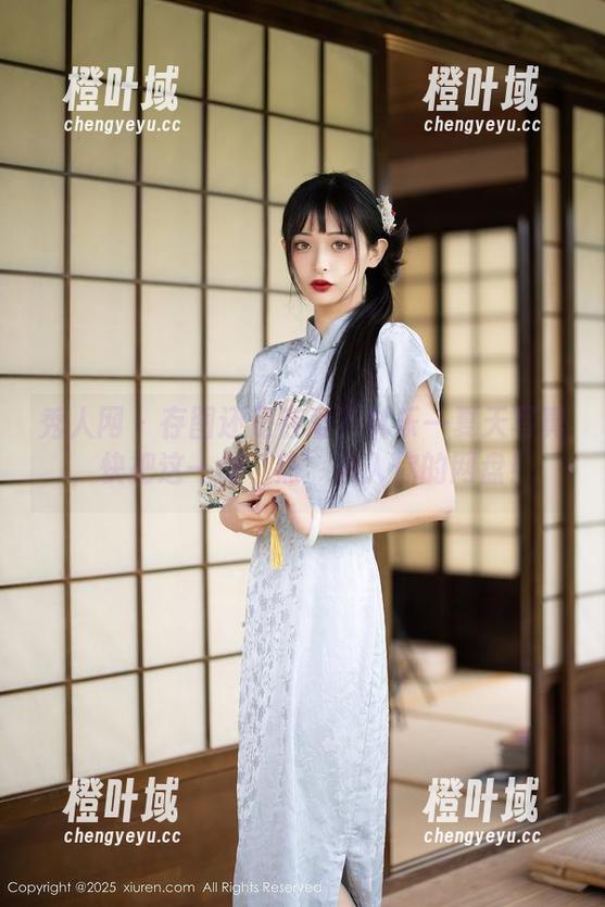 秀人网 - 存图还是存爱？林乐一夏天写真，快把这一份‘热’放入你的网盘！