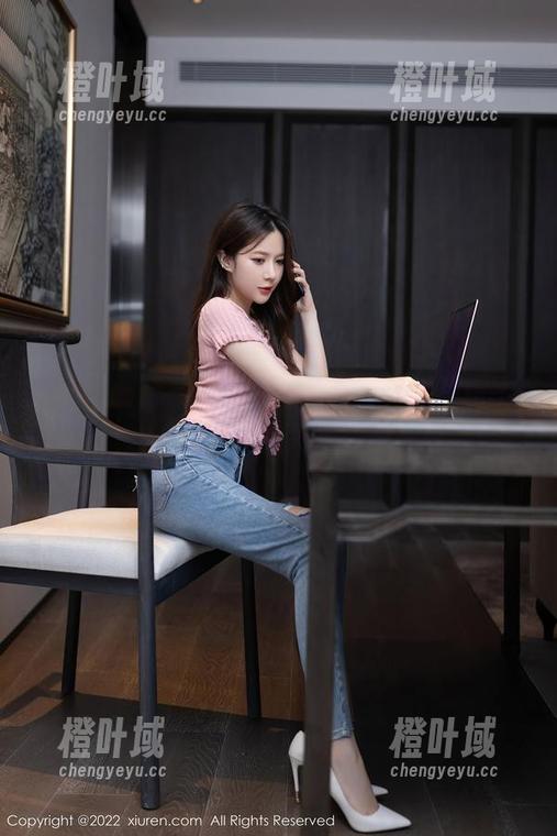 秀人网-玉兔miki 秀人网 - 无圣光与白裙的邂逅,玉兔miki的套图有点不一样