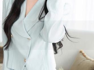 秀人网 – 陈念灵Vickyao的粉色魅力：这套写真有点意思哦！