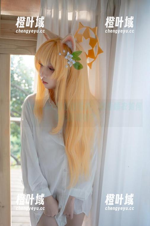 纸悦Etsu_ko 纸悦Etsu_ko的私房写真:优香睡衣如何与光影调情?