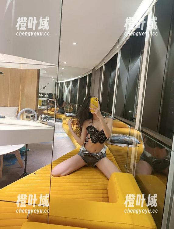 微密圈 - 葛征长腿豹纹套图更新：这小腿简直让人怀疑人生！
