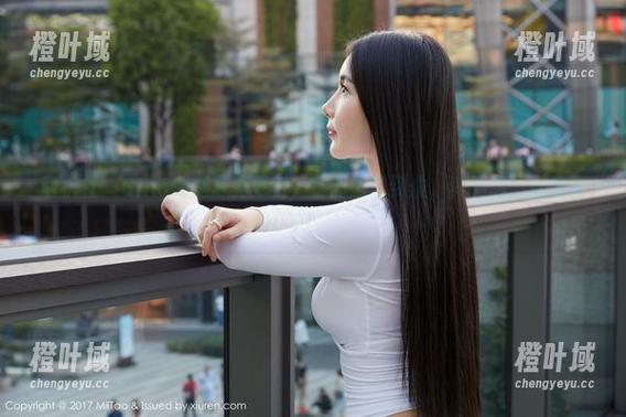 蜜桃社-Gina 蜜桃社 - Gina美腿写真更新,腿部细节到位,真的想一直瞧着!