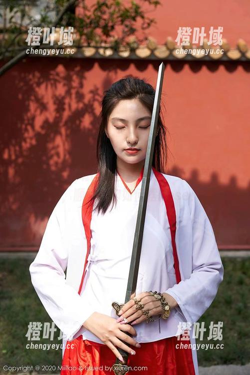 蜜桃社-琉璃lily 蜜桃社 - 琉璃lily自拍秘籍:免费美图拿走,顺便教你如何摆Pose!