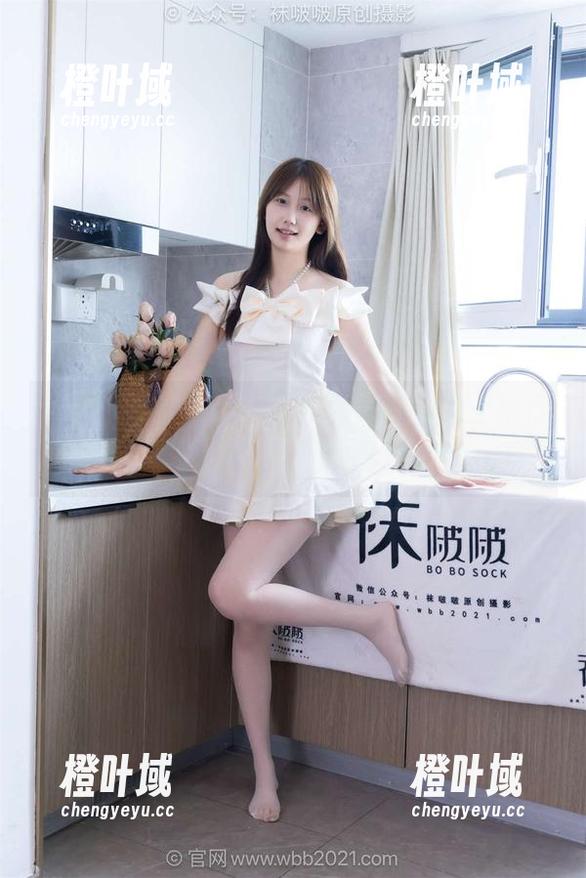 袜啵啵-小甜豆 袜啵啵 - 小甜豆骚气套图,免费送上招行制服魅力,快来围观!