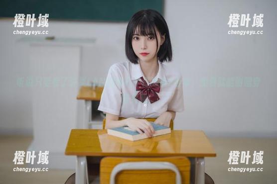 听说只要看了许岚LAN的纯欲牛仔短裤2合集，免费就能附赠穿搭灵感！