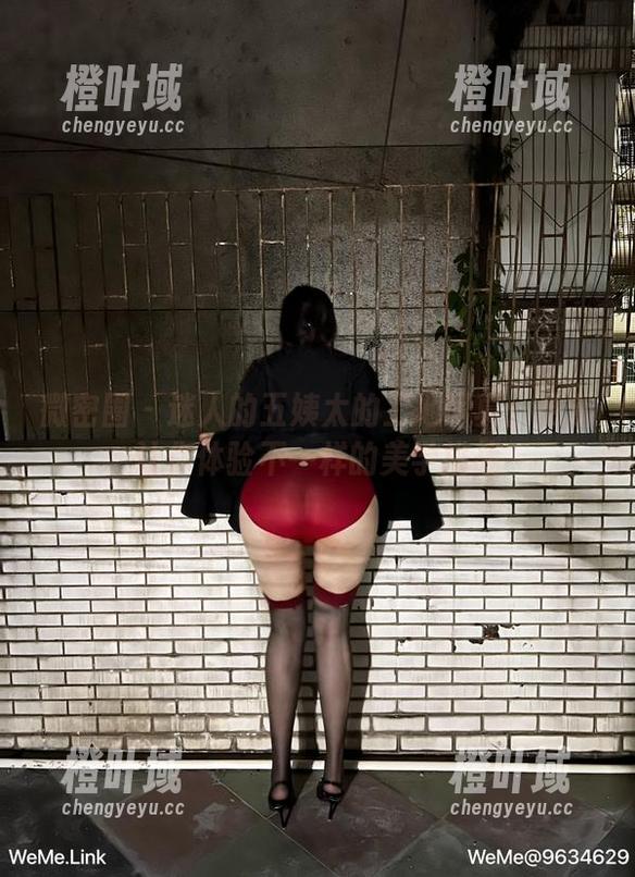 微密圈 - 迷人的五姨太的工地写真：更新让你体验不一样的美学挑战