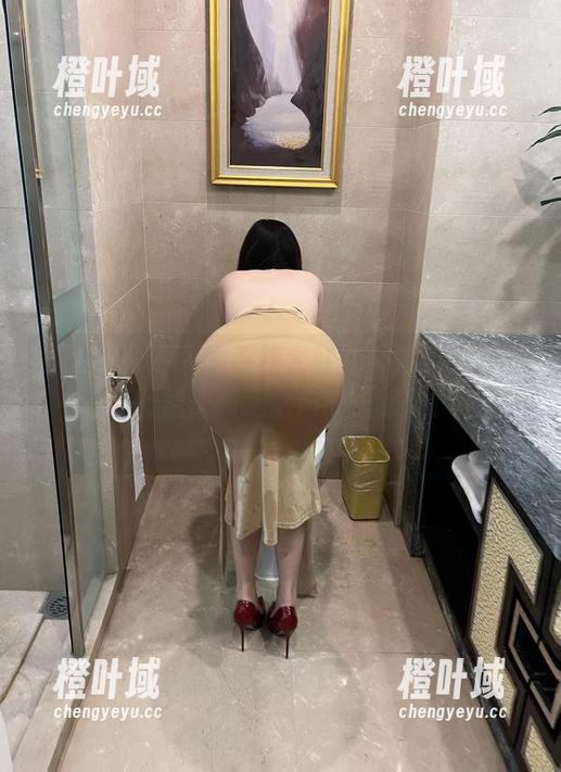 微密圈 - 迷人的五姨太红裙合集：我开始怀疑裙子和腿之间的关系了！
