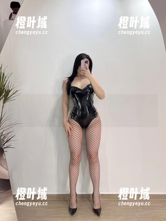微密圈 - 铁锤姐姐的长腿魅力，原图下载透心凉，真香！