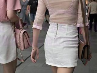 魔镜街拍 – 你以为毛衣就只能保暖？曼曼的原图教你，温暖和时尚也可以兼得！