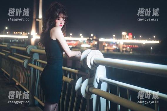 跟随鹿八岁baby，高清足球少女图片带你飞，快来体验吧！